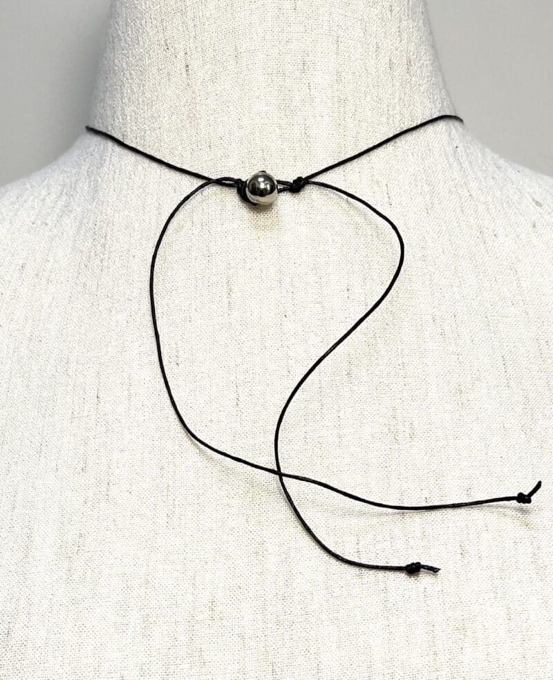 Silver oakleaf and beads on black string drop necklace (N-393) - Image 3